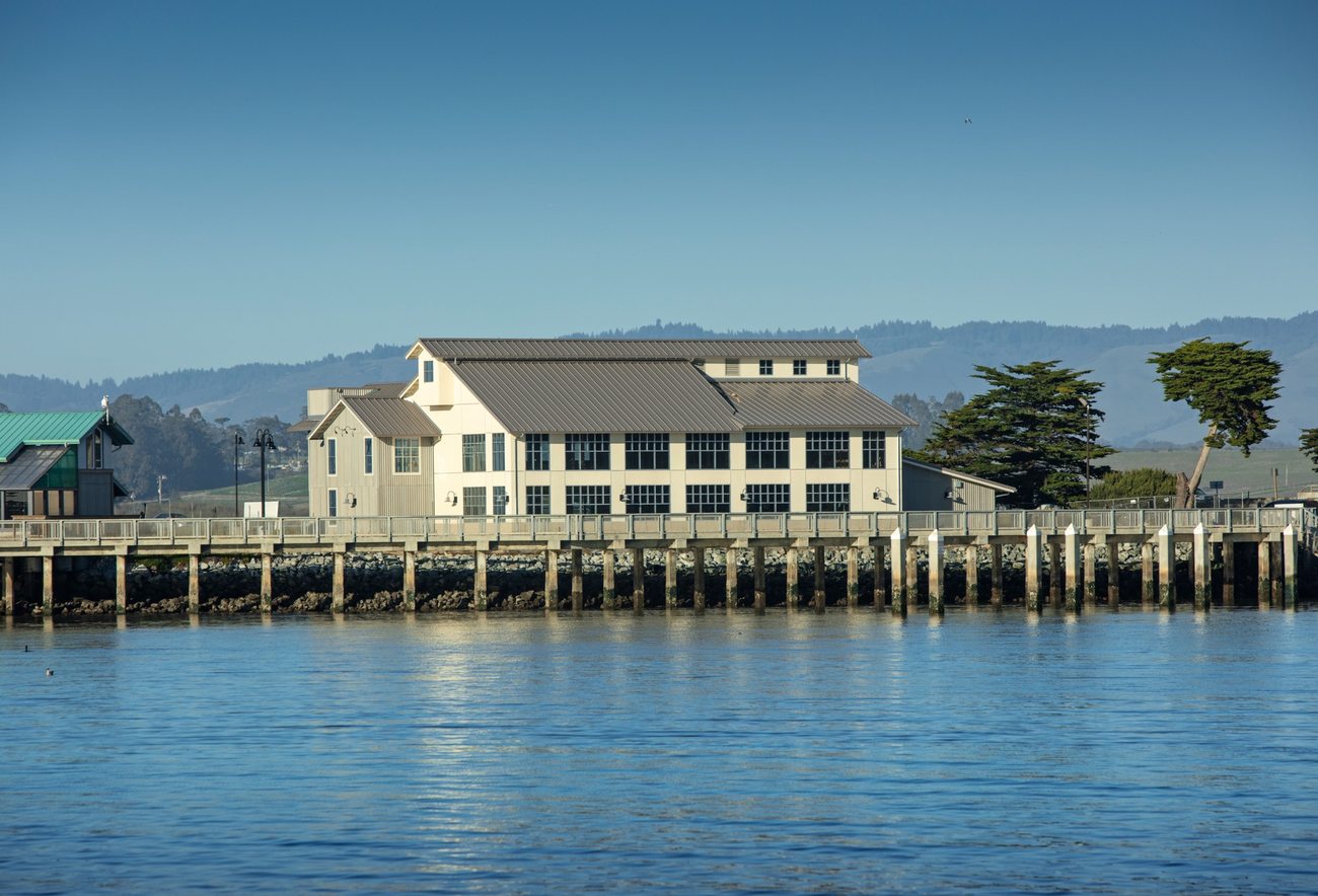 Moss Landing Building — Coastal commercial project